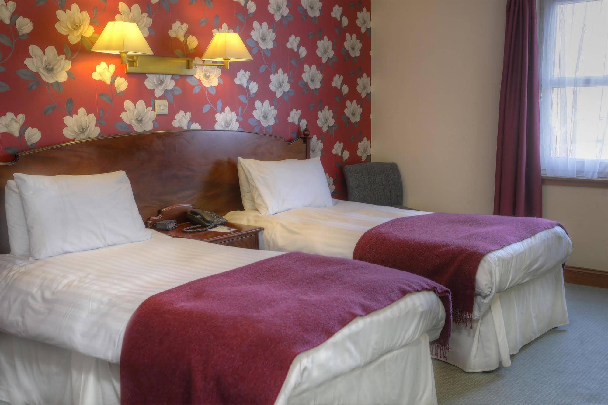 Best Western The Crianlarich Hotel Exteriör bild